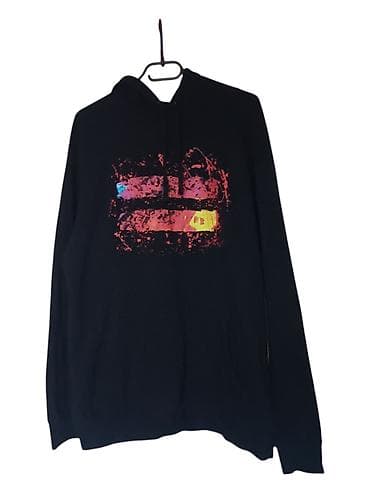 Suits: Crna dukserica s kapuljačom – Ed Sheeran Divide (÷) motiv - Boja — 1