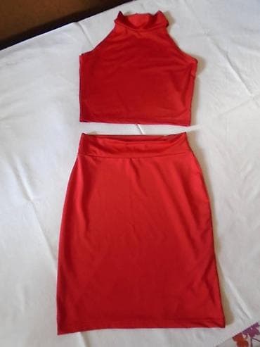 S, color - Red