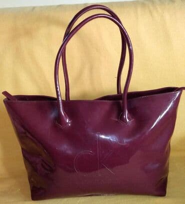 torba novo: Calvin Klein bordo lakovana torba Prelepa lakovana torba Calvin Klein — 1