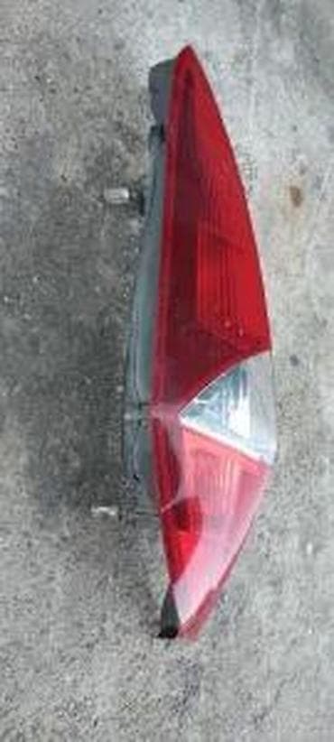 amortizeri citroen c3: FIAT PUNTO 3 STOP SVETLO 3 VRATA | Ispravni oba na stanju. Skinuti — 4