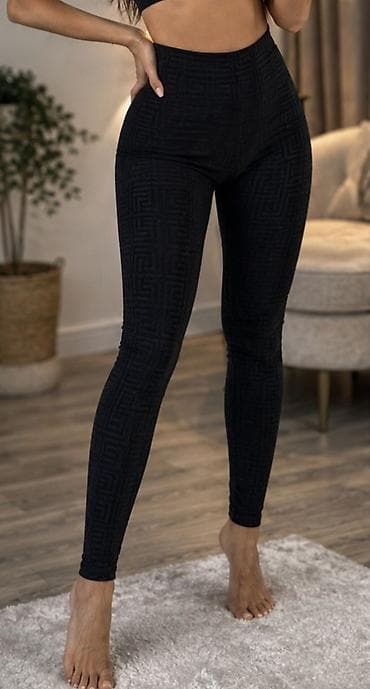 Pantalone, Farmerke, Šortsevi: Helanke sa visokim strukom. - Kroj: uske, dužina do članaka, visok — 1