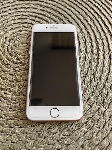 lil solid 2.0 crveno svjetlo: Iphone 7 rozi sa 32 gb memorije, otključan za sve mreže. Telefon je — 1
