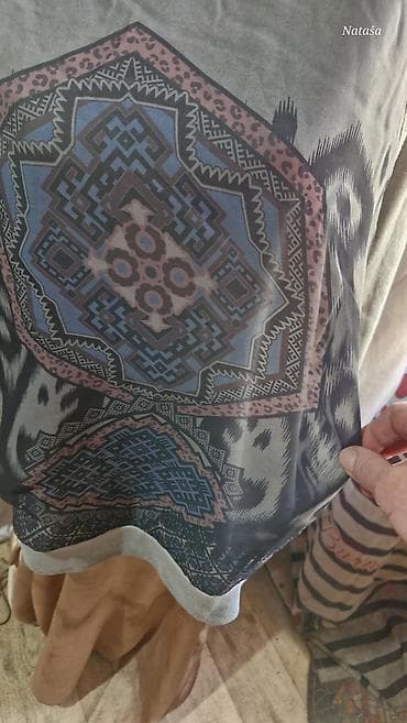 p.s tunike: XL Lea H. 700din Elegantna napred ima deo od tila preko materijala — 3