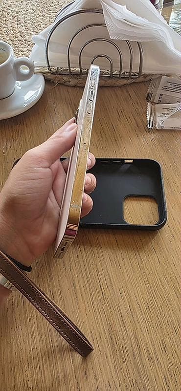 punjac za laptop asus cena: Apple iPhone (serija Pro) – zlatna/biser bela boja - Telo sa ravnim — 3