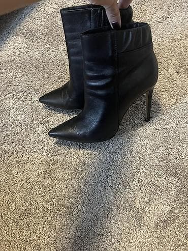 djak zenske cipele: Crne ženske kožne gležnjače sa visokom potpeticom - Materijal: glatka — 1