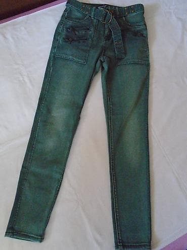 Moderne original Desigual farmerke naznačene veličine 36. Imaju nešto