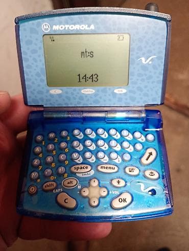 Video Games & Consoles: Motorola V100,dobro očuvana,radi na svim karticama,baterija ok,punjac — 2