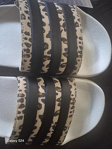 duks cebe novi sad: Adidas ženske papuče – Adilette Shower, leopard print - Model — 3