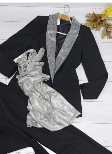 Sako sa cirkonima na reverima, jedanput nošen, univerzalna veličina