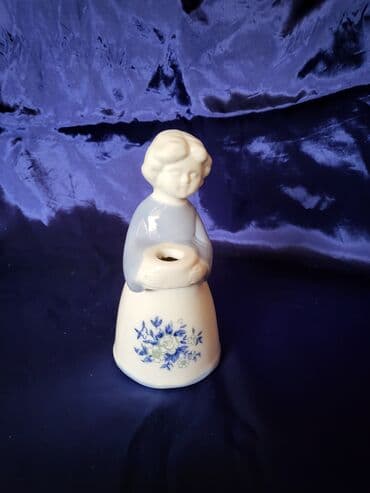 porcelanske solje za caj: Svecnjak nov,vintaz porcelanski. Visina. 13,5cm — 1