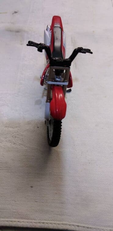 gde odneti markice na procenu: Burago motor Honda CRF 450 polovan,volan nije original — 3