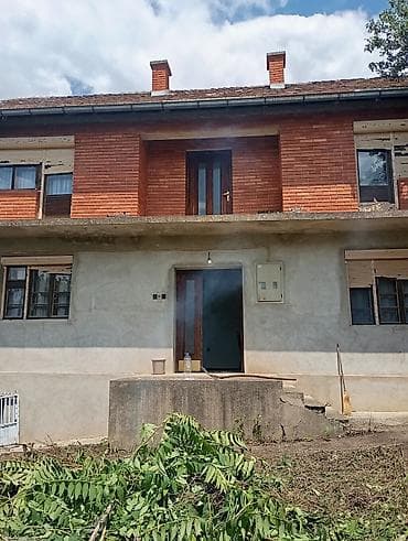 montazne kuce ledine: Kuća sa pomoćnim objektima i prostranim dvorištem - Stambena kuća od — 7