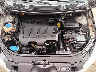 putnički kombi 8 1 prodaja: ŠKODA ROOMSTER 1.6TDI - KOMPLETAN AUTO U DELOVIMA | Kompletan auto — 3