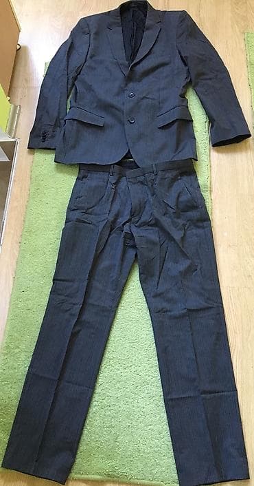 Hugo Boss original odelo,broj imate listajuci slike kao i