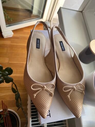 kacket nike: Sandals, Nine West, 40 — 7