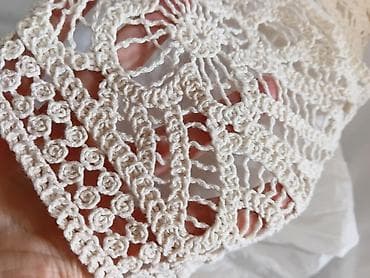 haljine svecane beograd: Bela haljina sa pamučnim čipkanim prslukom - Model: midi haljina — 2