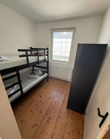 Garages: 100 sq. m — 8