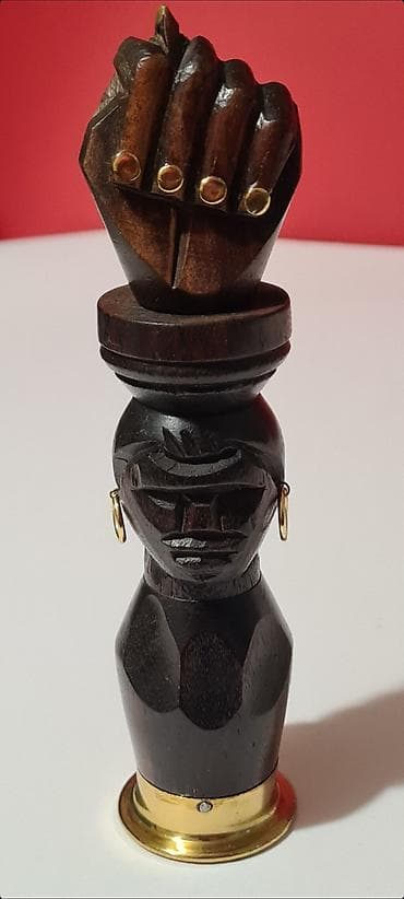 ruski saten cena: - Upečatljiv i simboličan komad, ova vintage rezbarena figura služi i — 10