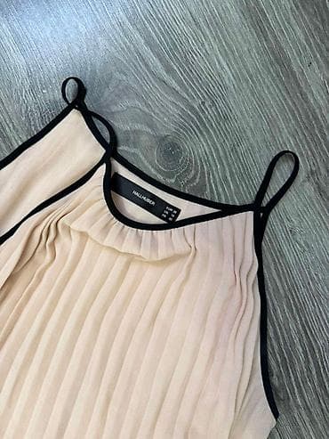 tn nike 38: HALLHUBER prelepa plisirana bluza, nežne puderaste nijanse, veličine — 4