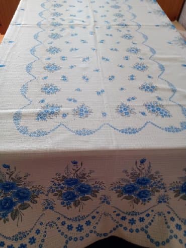 Posteljina: Stoljnjak nov velik. Duzina. 2m i 15cm. Sirina. 1m i — 3