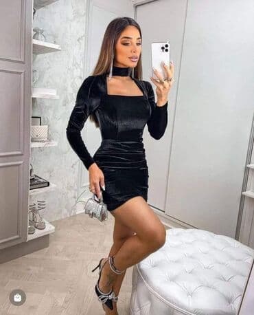 zelena haljina sa sljokicama: PRELEP MODEL🥰 DOSTUPAN U 3 BOJE:CRNA,CRVENA,ZELENA MATERIJAL: PLIŠ — 1