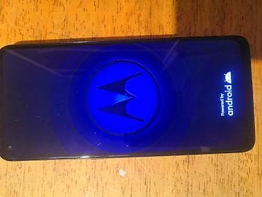 tablet sa sim karticom: Motorola g9 plus

dobar telefon 4/128, sve je ispravno — 6
