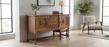 Drveni komoda/kredenca sa rezbarenim frontama - Materijal: masivno — 2