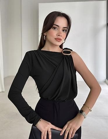 pull and bear dostava: Elegantna ženska bluza sa asimetričnim dizajnom i jednom dugom — 2