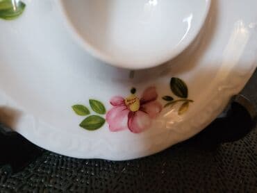 porcelanske solje za caj: Porcelansko novo,vintaz postolje za jaje cuvarkucu. Postolje,sve na — 4