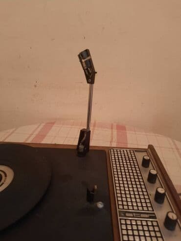 bas pojacala: Tanjir,ruka,igla za retro,stari gramofon - Star Nepoznato stanje — 2