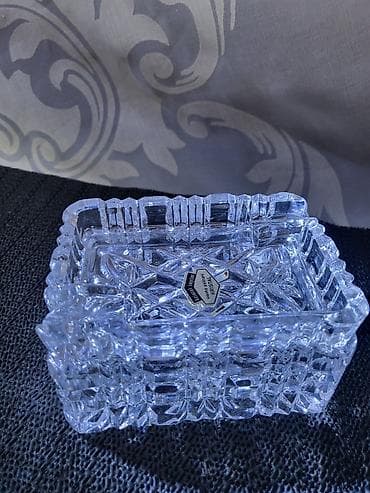 new tekstil: Satula/pepeljara nova kristal Zajecar iz 70ih godina. Set nov od — 3