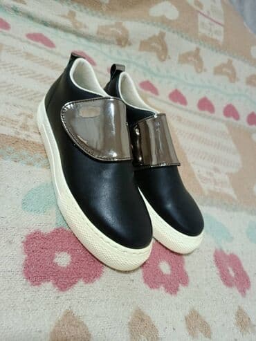 Women's Sneakers and athletic shoes: 39, bоја - Crna — 4