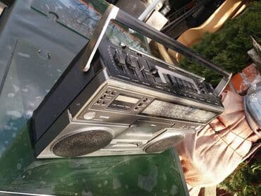 Headphones: Universum ctr 2304u. -radio ispravno. -dek premotava levo i desno — 10