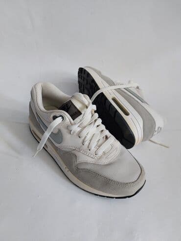 Women's Sneakers and athletic shoes: Nike, 39 — 1