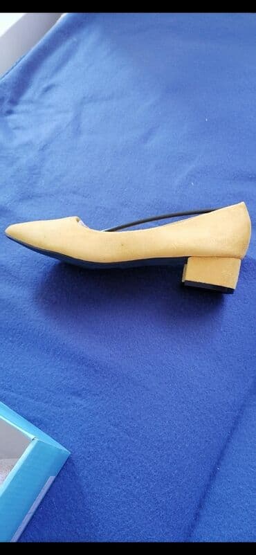 pantalone od vestacke koze: Salonke, 39 — 1