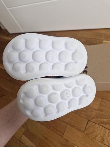 Dečije patike Adidas – bele sa plavim prugama - Model: Adidas — 4