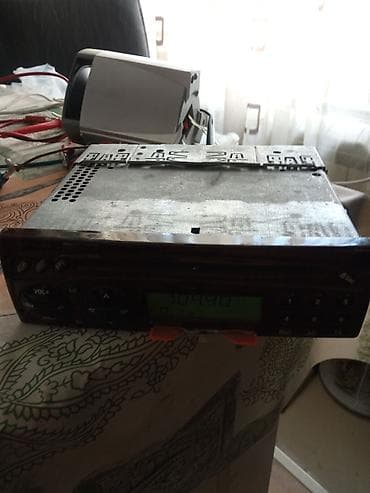 kasa za oruzje: Blaupunkt auto radio – kasetofon sa FM/AM tunerom - Model sa prednjom — 2