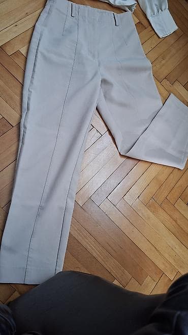 bermude n: Kao novo. Pantalone S,bluza nema etiketu odgovara xs-s — 2