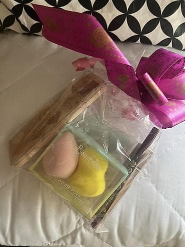 Donji delovi trenerke: Prodajem poklone i svasta nesto za vise informacije javite se u DM — 7