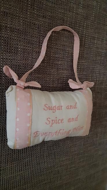 viktorija tekstil: Dekorativni jastučić za kačenje – za dečiju sobu ili vrata. - — 3