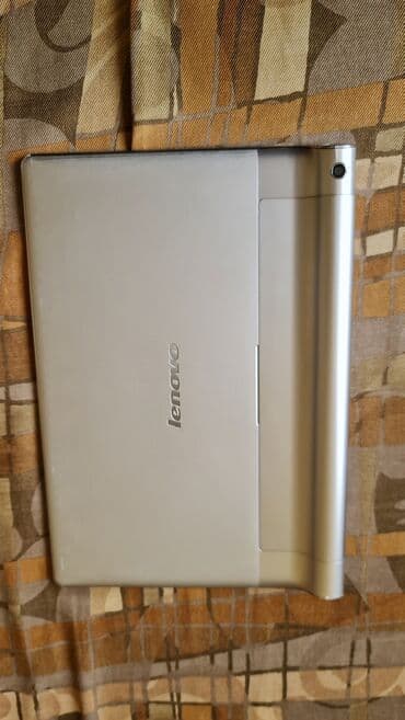 knjiga i zvucnik: Tablet kao nov sve radi.veliki 10 inca,sa stalkom — 12