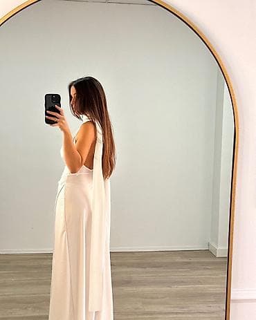 Donji veš: 💫Elegantna duga haljina sa šalom oko vrata
✅2900 din — 6