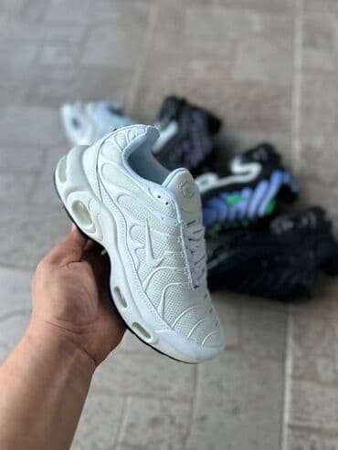 Women's Sneakers and athletic shoes: 41 — 4