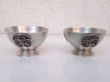 Ostali predmeti za umetnost i kolekcionarstvo: 2 Lux Posrebrene posude sa Filigranom za Začine 2 Luxuzne Posrebrene — 1