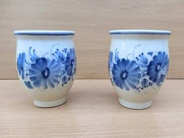 Antikviteti: 2 Rukom slikane Šolje 2 Rukom Oslikane Šolje. Dimenzije: Visina 9,5 — 1