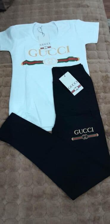 komplet suknja i majica: Komplet
Uni
2200din
Majica+helanke — 1