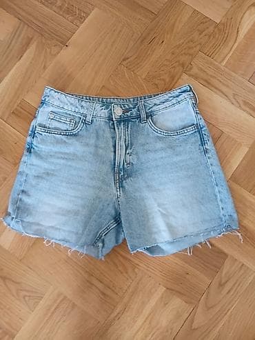 ugg sandale: Ženske teksas šorts pantalone – svetlo plava ispirana nijansa. - — 1