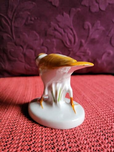 set porcelanski: Figura nova porcelanska 70te. Visina. 7cm. Duzina. 11,5cm — 8
