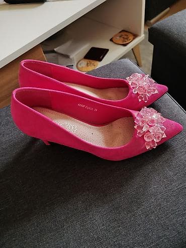 ulošci sa grejačima: Elegantne ženske cipele na špic u fuksija boji. - Model: klasične — 1