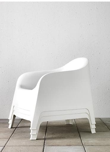 Desks and tables: Prodajem 4 Ikea fotelje, koriscene jednu sezonu. Bela boja. Bez — 4